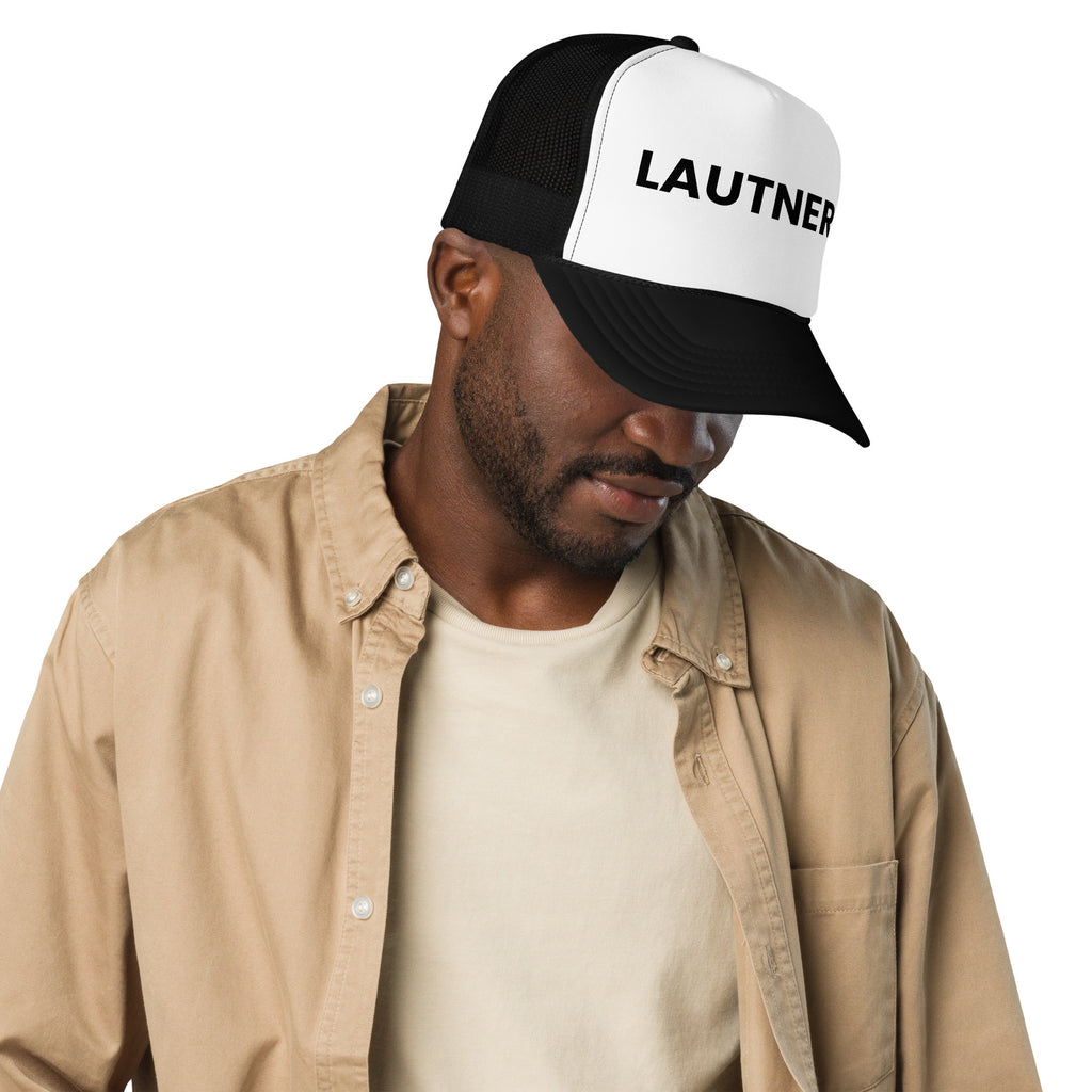 Lautner Pool Hat LE black and white on man side view